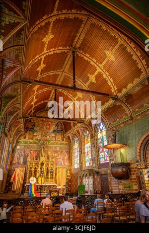 Das Innere der Basilika des Heiligen Blutes, in der sich ein Relikt des Heiligen Blutes Christi befindet, das von Joseph von Arimathäa gesammelt und von dem Heiligen Land mitgebracht wurde Stockfoto