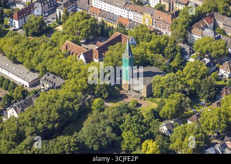 Luftaufnahme, Baustelle, Paulskirche in Bulmke mit überdachtem Kirchturm, Carl-Friedrich-Gauß-Gymnasium, Bulmke-Huellen, Gelsenkirchen, R. Stockfoto