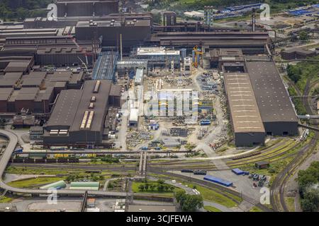 Luftansicht Duisburg-Nord, Nahaufnahme und Baustelle am Werk Thyssen Krupp Steel Europe AG am Rhein, Werkshafen Schwelgern, Ma Stockfoto