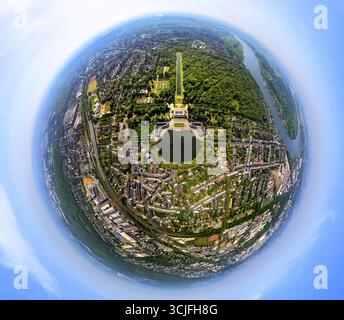 Aus der Vogelperspektive, Benrath Palace mit Schlossteich und Schlosspark, Benrath Palace Orangerie und länglichem Spiegelteich, Globus, Fischaugenbild, Fischaugenbild, Stockfoto