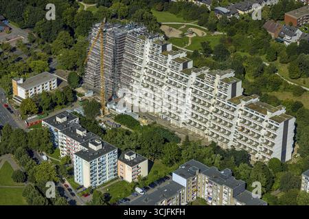Blick aus der Vogelperspektive, Wohnblock Hannibal II, Gerüste für Renovierung und Renovierung, Vogelpothsweg, Dorstfeld, Dortmund, Ruhrgebiet, Nordrhein-Wes Stockfoto
