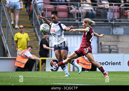 London, Großbritannien. Januar 2023. London, Eangland, 07. September 2025: Araya Dennis (30 Tottenham Women) in Aktion während des Spiels der Barclays Women's Super League zwischen Tottenham Hotspur und West Ham United im BetWright Stadium in London (Yaroslav Dunka/SPP) Credit: SPP Sport Press Photo. /Alamy Live News Stockfoto
