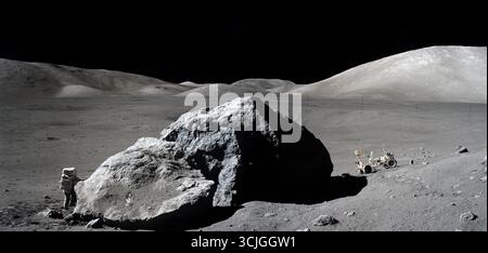 STIER-LITTROW, DER MOND, ERDE - 13. Dezember 1972 - der Wissenschaftler und Astronaut Harrison H Schmitt (einer von wenigen Wissenschaftlern, die den Mond besuchen) ist ph-wert Stockfoto