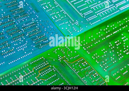 Computerplatinen in grün und blau, Nahaufnahme. Stockfoto