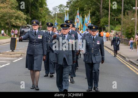 Brentwood Essex 07 Sept 2025 mehr als 500 Luftkadetten aus Essex zogen in einer Wing Parade durch das Zentrum von Brentwood, wo Gruppenkapitän Anne-Marie Houghton den Gruß nahm, bevor sie sich in der Brentwood Cathedral zu einer feierlichen Zeremonie versammelten, Credit: Ian Davidson/Alamy Live News Stockfoto
