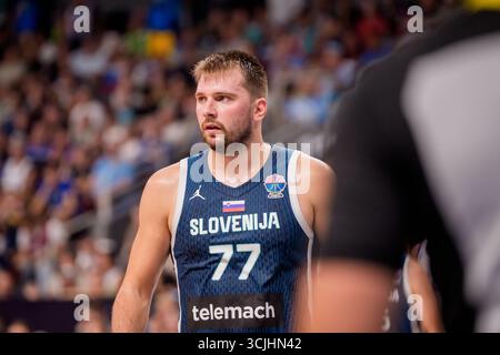 RIGA, Lettland. September 2025. Luka Doncic, während des Basketballspiels der FIBA EUROBASKET 2025 zwischen der slowenischen Nationalmannschaft und der italienischen Nationalmannschaft der Männer. Quelle: Gints Ivuskans/Alamy Live News Stockfoto