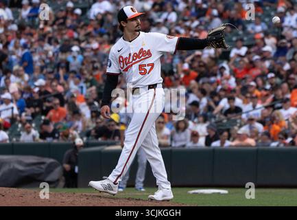 Baltimore, USA. September 2025. BALTIMORE, MD – 07. SEPTEMBER: Baltimore Orioles Pitcher Kade Strowd (57) auf dem Hügel während eines MLB-Spiels zwischen den Baltimore Orioles und den Los Angeles Dodgers am 07. September 2025 im Oriole Park at Camden Yards in Baltimore, Maryland. (Foto: Tony Quinn/SipaUSA) Credit: SIPA USA/Alamy Live News Stockfoto