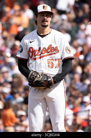 Baltimore, USA. September 2025. BALTIMORE, MD – 07. SEPTEMBER: Baltimore Orioles Pitcher Kade Strowd (57) auf dem Hügel während eines MLB-Spiels zwischen den Baltimore Orioles und den Los Angeles Dodgers am 07. September 2025 im Oriole Park at Camden Yards in Baltimore, Maryland. (Foto: Tony Quinn/SipaUSA) Credit: SIPA USA/Alamy Live News Stockfoto