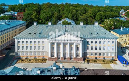 Luftaufnahme des Hauptgebäudes der Universität Tartu in Estland Stockfoto