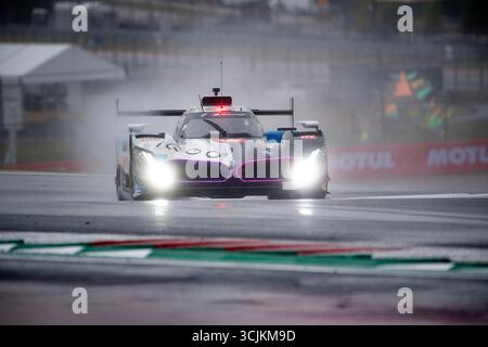Amerika. September 2025. Dries Vanthoor (15) Fahrer 1 und Raffaele Marciello Fahrer 2 und Kevin Mannussen Fahrer 3 im BMW M Hybrid V8 mit BMW M Team WRT, letztes Rennen bei der FIA World Endurance Championship auf dem Circuit of the Americas. Austin, Texas. Mario Cantu/CSM(Bild: © Mario Cantu/Cal Sport Media). Quelle: csm/Alamy Live News Stockfoto