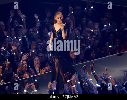 Elmont, Usa. September 2025. Ariana Grande 2025 bei den MTV Video Music Awards „VMA's“ in der UBS Arena in Elmont, New York am Sonntag, 7. September 2025. Foto: John Angelillo/UPI Credit: UPI/Alamy Live News Stockfoto