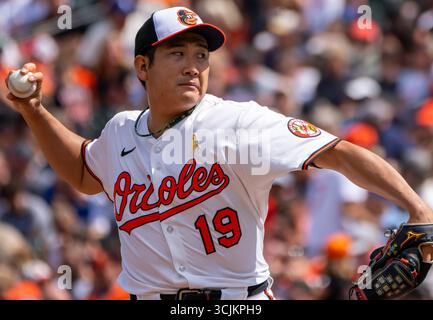 Baltimore, USA. September 2025. BALTIMORE, MD – 07. SEPTEMBER: Tomoyuki Sugano (19) auf dem Hügel während eines MLB-Spiels zwischen den Baltimore Orioles und den Los Angeles Dodgers am 7. September 2025 im Oriole Park at Camden Yards in Baltimore, Maryland. (Foto: Tony Quinn/SipaUSA) Credit: SIPA USA/Alamy Live News Stockfoto