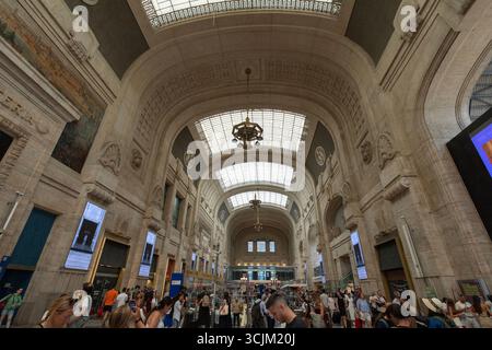 Der Bahnhof befindet sich im 12. Arrondissement, am rechten Ufer der seine im Osten von Paris. Eröffnet 1849. Stockfoto
