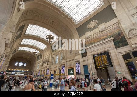 Der Bahnhof befindet sich im 12. Arrondissement, am rechten Ufer der seine im Osten von Paris. Eröffnet 1849. Stockfoto