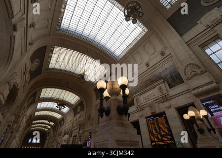 Der Bahnhof befindet sich im 12. Arrondissement, am rechten Ufer der seine im Osten von Paris. Eröffnet 1849. Stockfoto
