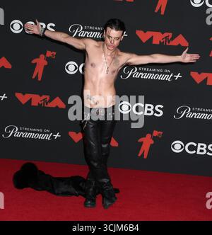 Elmont, USA. September 2025. Yungblud kam am 7. September 2025 zu den MTV Video Music Awards 2025 in der UBS Arena in Elmont, NY, © Steven Bergman/AFF-USA.COM Credit: AFF/Alamy Live News Stockfoto