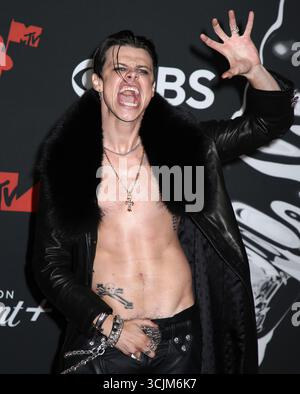 Elmont, USA. September 2025. Yungblud kam am 7. September 2025 zu den MTV Video Music Awards 2025 in der UBS Arena in Elmont, NY, © Steven Bergman/AFF-USA.COM Credit: AFF/Alamy Live News Stockfoto