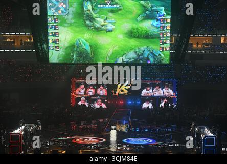 Hangzhou, China. September 2025. E-Sport-Experten treten am 7. September 2025 beim Honor of Kings Professional League Summer Finals in Hangzhou, Provinz Zhejiang, China, an 2025. (Foto: Costfoto/NurPhoto) Credit: NurPhoto SRL/Alamy Live News Stockfoto