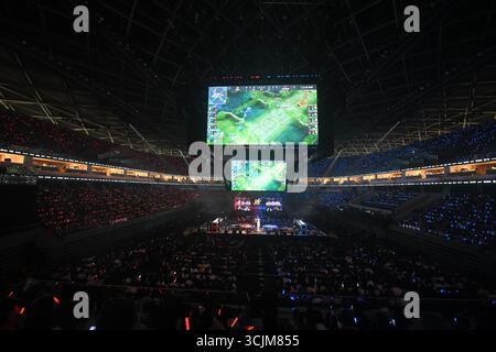 Hangzhou, China. September 2025. E-Sport-Experten treten am 7. September 2025 beim Honor of Kings Professional League Summer Finals in Hangzhou, Provinz Zhejiang, China, an 2025. (Foto: Costfoto/NurPhoto) Credit: NurPhoto SRL/Alamy Live News Stockfoto