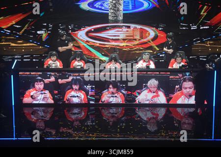 Hangzhou, China. September 2025. E-Sport-Experten treten am 7. September 2025 beim Honor of Kings Professional League Summer Finals in Hangzhou, Provinz Zhejiang, China, an 2025. (Foto: Costfoto/NurPhoto) Credit: NurPhoto SRL/Alamy Live News Stockfoto