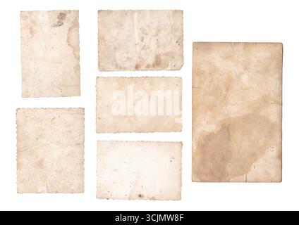 Sechs alte Vintage-Fotos mit sichtbaren Flecken, vergilbten Details, Rückseite. Retro-braune Bilderrahmen isoliert auf weißem Abgrund Stockfoto