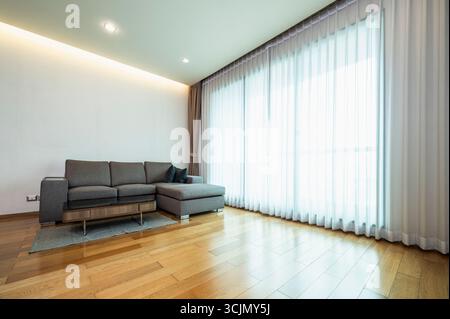Wohnzimmer in Luxuswohnung in Sathorn / Bangkok Stockfoto