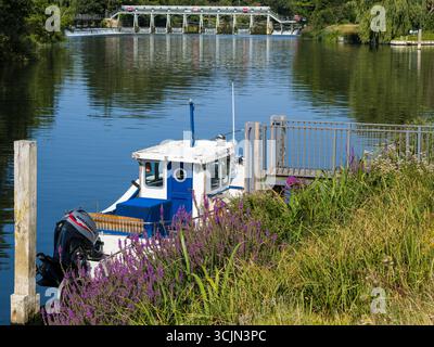 Weir, Themse, Bray Lock, Taplow, Maidenhead, UK. Stockfoto