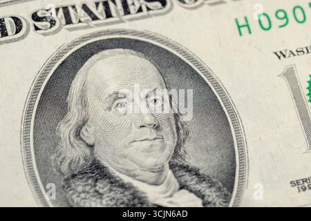 Alte Serien-Dollars von 1990, die gesetzliches Zahlungsmittel sind, Geld mit einem Nennwert von 100 US-Dollars, Vorderseite von Dollars Stockfoto