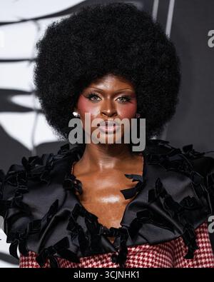 Elmont, Usa. September 2025. ELMONT, NASSAU COUNTY, NEW YORK, USA – SEPTEMBER 07: Symone kommt bei den MTV Video Music Awards 2025 an, die am 7. September 2025 in Elmont, Nassau County, New York, USA, stattfanden. (Foto: Jorge Estrellado/Image Press Agency) Credit: Image Press Agency/Alamy Live News Stockfoto