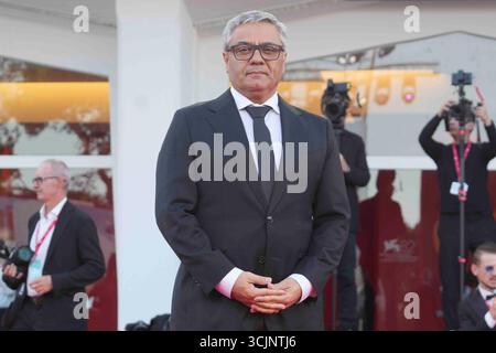 Venise, Venetie, ITALIEN. September 2025. Venedig, Italien. September 2025. MOUHAMMAD RASOULOF nahm am 06. September 2025 am Abschlussroten Teppich des 82. Internationalen Filmfestivals von Venedig im Lido in Venedig Teil (Foto: © Laurent Lairys/ZUMA Press Wire) NUR ZUR REDAKTIONELLEN VERWENDUNG! Nicht für kommerzielle ZWECKE! Stockfoto