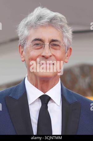 Venise, Venetie, ITALIEN. September 2025. Venedig, Italien. September 2025. ALEXANDER PAYNE besuchte am 6. September 2025 den Roten Teppich des 82. Internationalen Filmfestivals von Venedig im Lido in Venedig. (Kreditbild: © Laurent Lairys/ZUMA Press Wire) NUR REDAKTIONELLE VERWENDUNG! Nicht für kommerzielle ZWECKE! Stockfoto