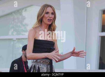 Venise, Venetie, ITALIEN. September 2025. Venedig, Italien. September 2025. EMANUELLA FANELLI am 06. September 2025 am Abschlussroten Teppich des 82. Internationalen Filmfestivals von Venedig im Lido in Venedig, Italien (Foto: © Laurent Lairys/ZUMA Press Wire) NUR ZUR REDAKTIONELLEN VERWENDUNG! Nicht für kommerzielle ZWECKE! Stockfoto