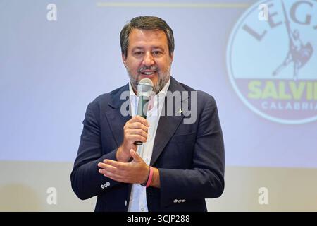 Nachrichten - Matteo Salvini eröffnet die Lega-Wahlkampagne in Kalabrien für die Regionalwahlen mit Roberto Occhiuto e Claudio Durigon Matteo Salvini eröffnet die Legas-Wahlkampagne in Kalabrien für die Regionalwahlen. Während Matteo Salvini den Wahlkampf der Lega in Kalabrien für die Regionalwahlen mit Roberto Occhiuto e Claudio Durigon, News in Catanzaro, Italien, 08. September 2025 Catanzaro Parco biodiversita mediterranea Michele Traversa Italien Copyright: XAntonioxMoniacix/xLiveMediax LPN 2014770 Stockfoto