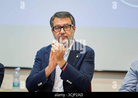 Nachrichten - Matteo Salvini eröffnet die Lega-Wahlkampagne in Kalabrien für die Regionalwahlen mit Roberto Occhiuto e Claudio Durigon Matteo Salvini eröffnet die Legas-Wahlkampagne in Kalabrien für die Regionalwahlen. Während Matteo Salvini den Wahlkampf der Lega in Kalabrien für die Regionalwahlen mit Roberto Occhiuto e Claudio Durigon, News in Catanzaro, Italien, 08. September 2025 Catanzaro Parco biodiversita mediterranea Michele Traversa Italien Copyright: XAntonioxMoniacix/xLiveMediax LPN 2014765 Stockfoto