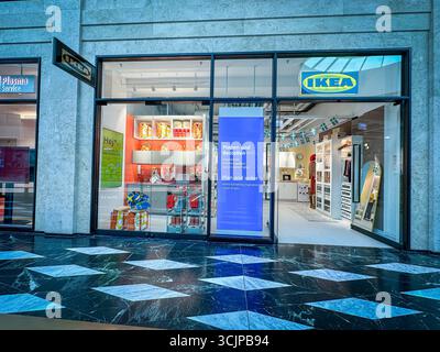 IKEA-Planungsstudio in den Münster Arkaden. Schwerpunkt des Ikea-Planungsstudios liegt auf der individuellen Konfiguration von Küchen. Münster, Nordrhein-Westfalen, DEU, Deutschland, 08.09.2025 *** Ikea Planungsbüro in den Münster Arkaden der Schwerpunkt des Ikea Planungsbüros liegt auf der individuellen Konfiguration von Küchen Münster, Nordrhein-Westfalen, DEU, Deutschland, 08 09 2025 Stockfoto