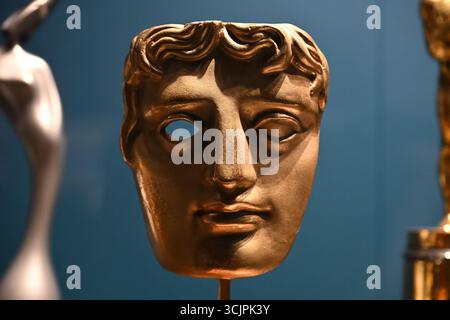 1978 BAFTA Award in der Kategorie Best Light Entertainment Performance for Going Straight and the Two Ronnies, verliehen an Ronnie Barker Stockfoto