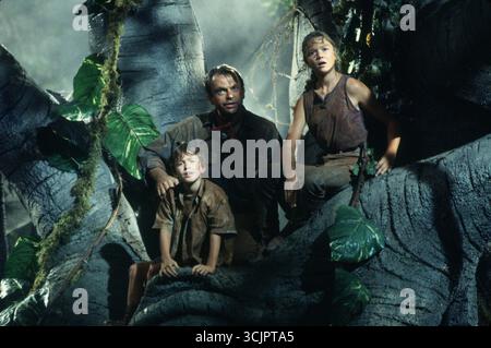 SAM NEILL, ARIANA RICHARDS und JOSEPH MAZZELLO in JP (1993) – Originaltitel: JURASSIC PARK – Regie: STEVEN SPIELBERG. Quelle: AMBLIN/UNIVERSAL/Album Stockfoto