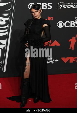 Elmont, Vereinigte Staaten. September 2025. Benee nimmt 2025 am 07. September 2025 an den MTV Video Music Awards, VMAs, in der UBS Arena in Elmont, New York, USA, Teil. Quelle: dpa/Alamy Live News Stockfoto
