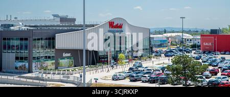Wien, Österreich - 6. August 2024 : Westfield Shopping City Süd , SCS, Einkaufszentrum in Vösendorf und Wiener Neudorf, südlich von Wien, Österreich Stockfoto