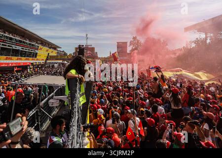 Monza, Italien. September 2025. Tifosi während des Formel 1 Grand Prix von Italien beim Autodromo Nazionale Monza am 7. September 2025 in Monza, Italien (Foto: © Beata Zawrzel/ZUMA Press Wire) NUR REDAKTIONELLE VERWENDUNG! Nicht für kommerzielle ZWECKE! Stockfoto