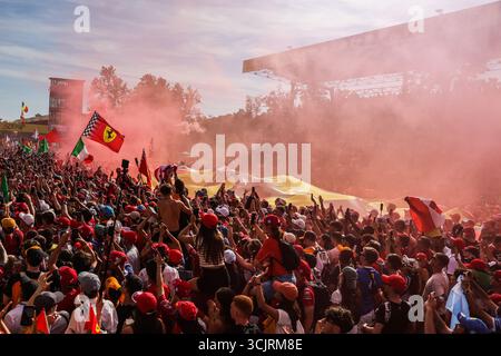 Monza, Italien. September 2025. Tifosi während des Formel 1 Grand Prix von Italien beim Autodromo Nazionale Monza am 7. September 2025 in Monza, Italien (Foto: © Beata Zawrzel/ZUMA Press Wire) NUR REDAKTIONELLE VERWENDUNG! Nicht für kommerzielle ZWECKE! Stockfoto
