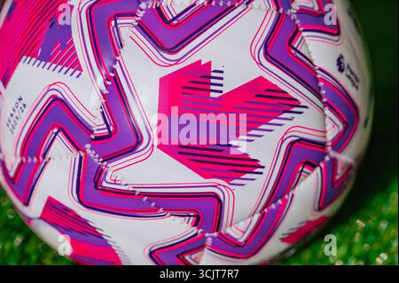 WIEN, ÖSTERREICH, 26. MAI 2025: Nahaufnahme des offiziellen Puma Match Ball für die Premier League 2025/2026 Stockfoto