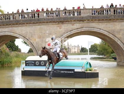 Stamford, Großbritannien. September 2025. Harry Meade an Bord von et Hop du Matz in der Cross Country Disziplin bei den Defender Burghley Horse Trials in Stamford, Lincolnshire, am 6. September 2025. Quelle: Paul Marriott/Alamy Live News Stockfoto