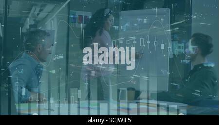 Frau in Geschäftskleidung, die auf Whiteboard im Besprechungsraum gezeichnet ist, mit Steuerdiagrammen Stockfoto