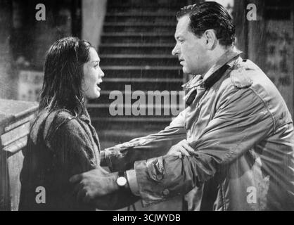Die Cinese-amerikanische Schauspielerin Namcy Kwan und William Holden in dem Film The World of Suzie Wong, 1960 Stockfoto
