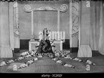 Der Kaiser von China, Szene aus Igor Strawinskys Ballett Le Chant du Rossignol, 1920 Stockfoto