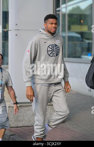 Giannis Antetokounmpo aus Griechenland Ankunft, EuroBasket, Riga, Lettland Stockfoto
