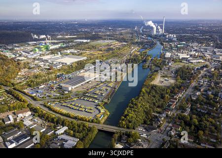 Aus der Vogelperspektive am Westhafen, CTH Containerterminal am Rhein-Herne-Kanal, rechts Wanne-Eickel-Schleuse und das Messegelände mit Weihnachtsmarkt Co Stockfoto