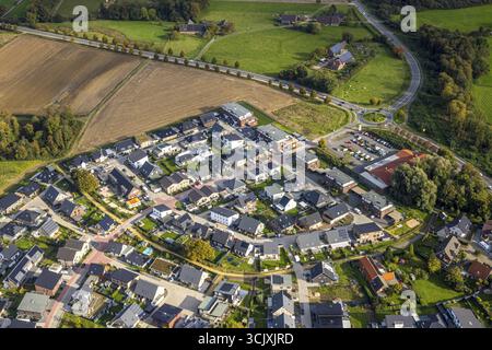 Luftaufnahme, Einfamilienhaus, Wohnsiedlung Linders Feld am Kreisverkehr, Lidl Supermarkt, Baumstraße Hahnerfeld, Anholt, Isselburg, Niederrhein Stockfoto