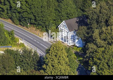 Luftaufnahme, Fachwerkhaus an der Elfringhauser Straße, Niederstueter, Hattingen, Ruhrgebiet, Nordrhein-Westfalen, Deutschland, Architektur, Exterio Stockfoto